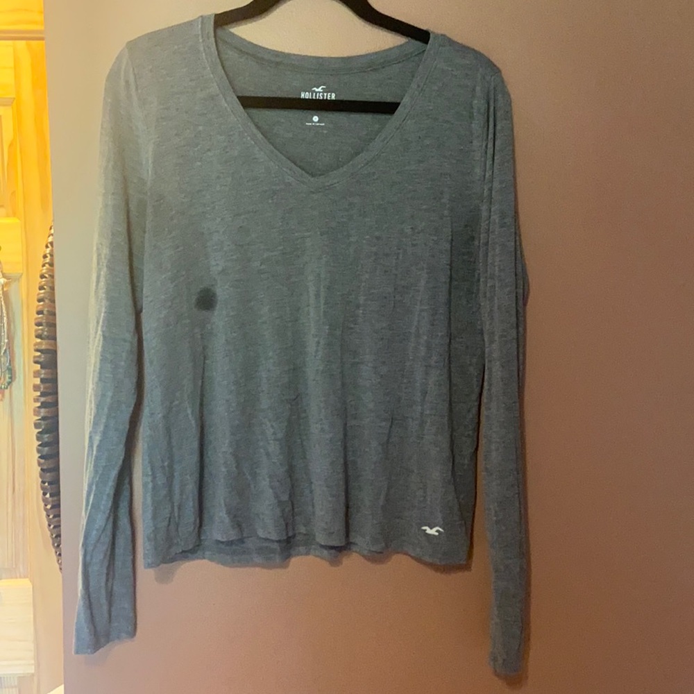 Long sleeve V neck